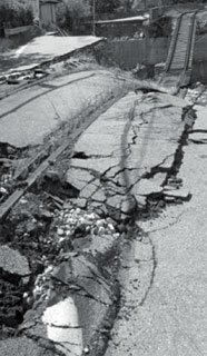 Un?immagine dalla mostra "Frammenti e rovine" fotografie di Gabriella Peyrot Un?immagine dalla mostra "Frammenti e rovine" fotografie di Gabriella Peyrot